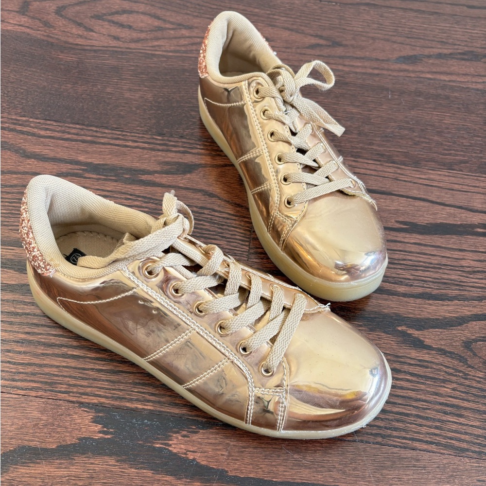 Wild Diva Lounge Rose Gold Metallic Sneakers with Glitter Heel Size 7 1/2 7.5